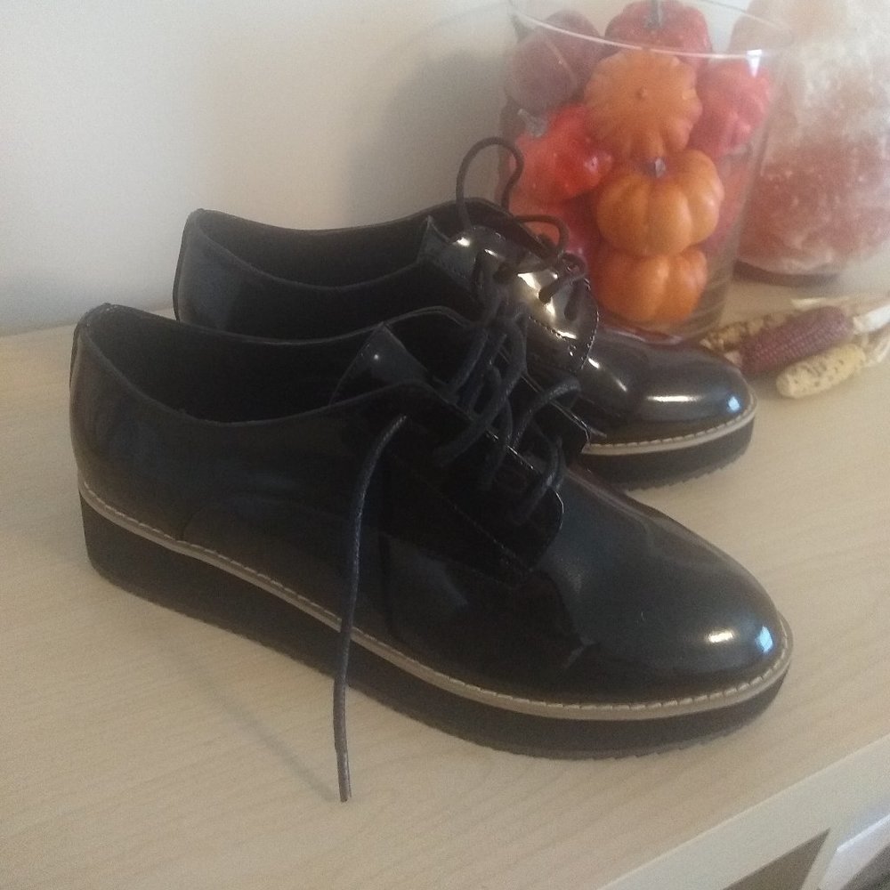 Madden NYC Platform Lace up Oxford Loafers